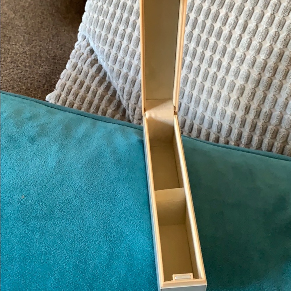 Michael kors reading glasses. Beautiful frame - Picture 9 of 9